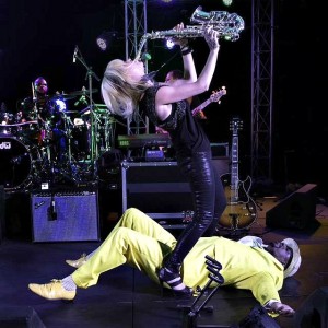 Saxophonist Mindi Abair & guitarist Nick Colionne performing together (Photo by KT Jones)